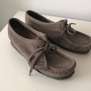 Clark’s wallabees in Taupe